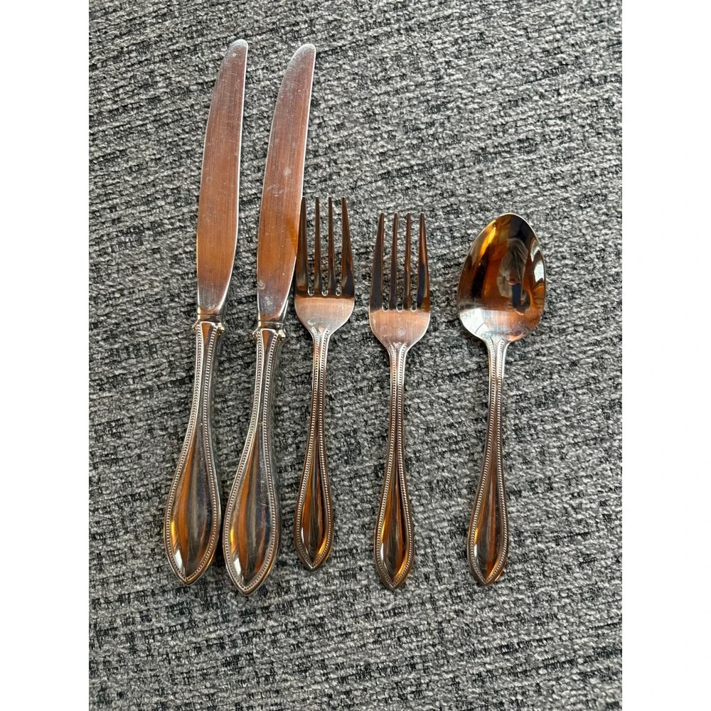 Wallace 18/10‎ China Silverware Flatware Set 2 Knives 2 Forks 1 Spoon